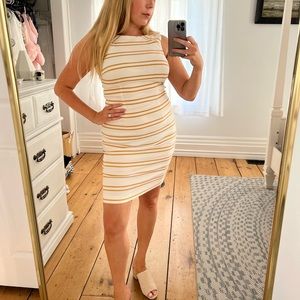 RW&CO white and gold striped dress, size Medium, strechy fabric!